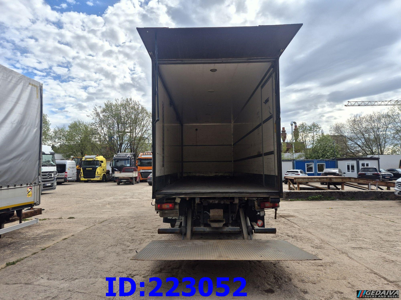 VOLVO FM11 450HP 6x2 Euro5 - Камион фургон: снимка 5 VOLVO FM11 450HP 6x2 Euro5 - Камион фургон: снимка 5
