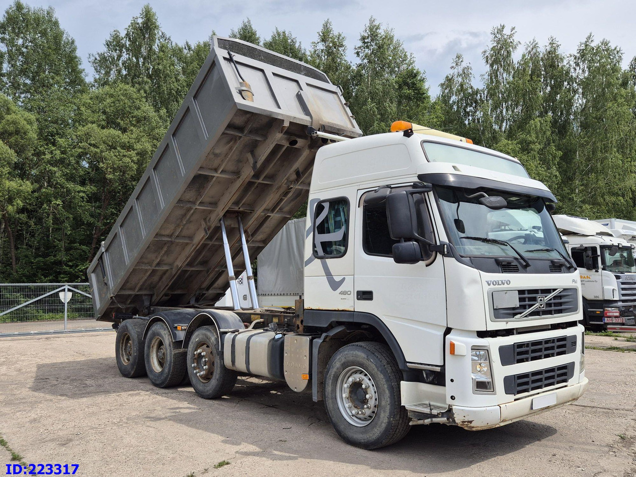 VOLVO FM13 480HP 8x4 (Big axle) - Самосвал камион: снимка 4 VOLVO FM13 480HP 8x4 (Big axle) - Самосвал камион: снимка 4