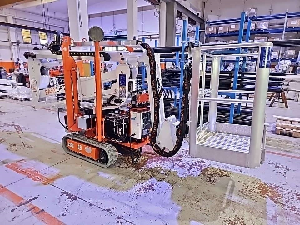 EasyLift R130 - Артикулираща платформа: снимка 1 EasyLift R130 - Артикулираща платформа: снимка 1