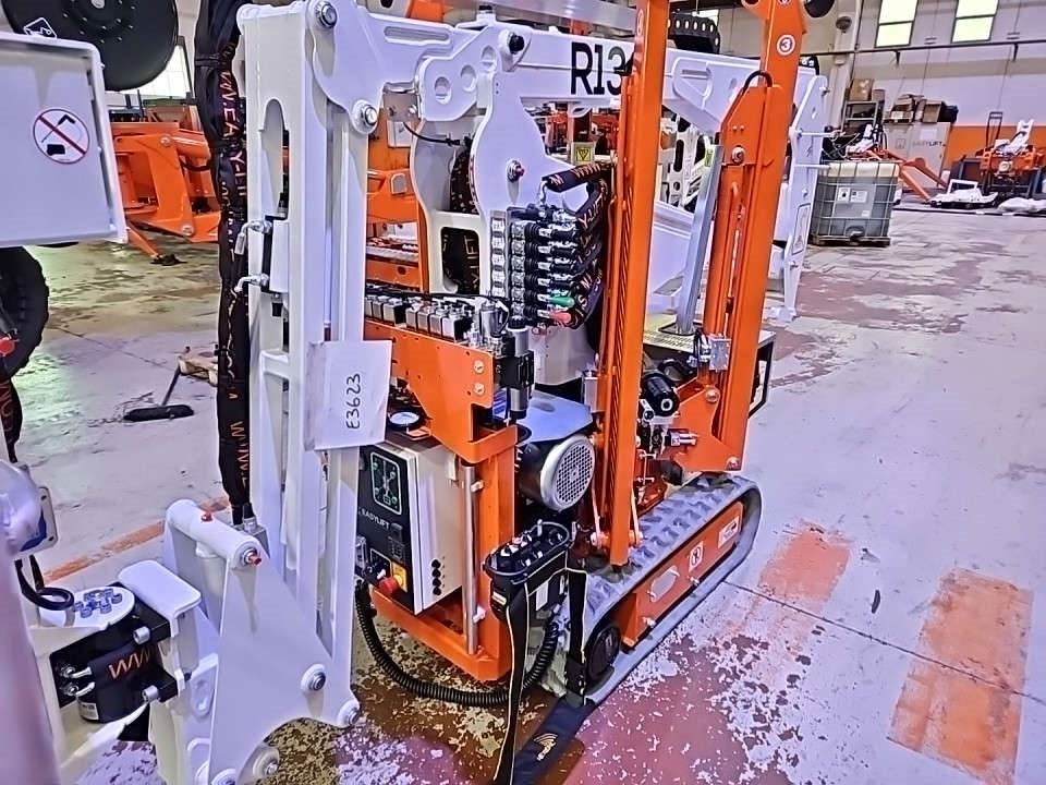 EasyLift R130 - Артикулираща платформа: снимка 3 EasyLift R130 - Артикулираща платформа: снимка 3