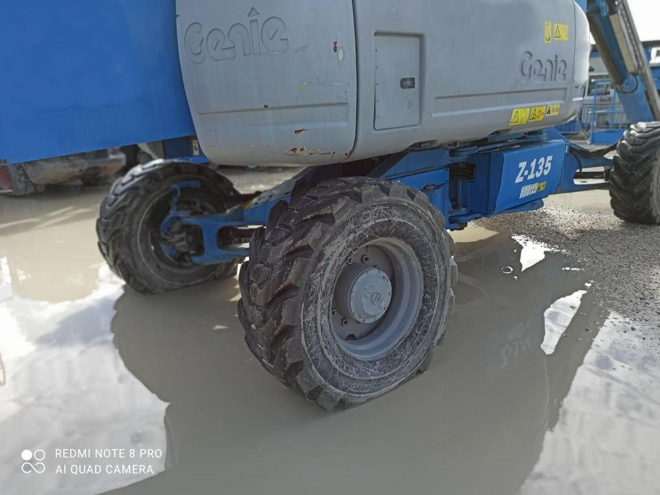 Артикулираща платформа Genie Z 135/70: снимка 8