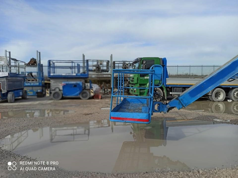 Артикулираща платформа Genie Z 135/70: снимка 15