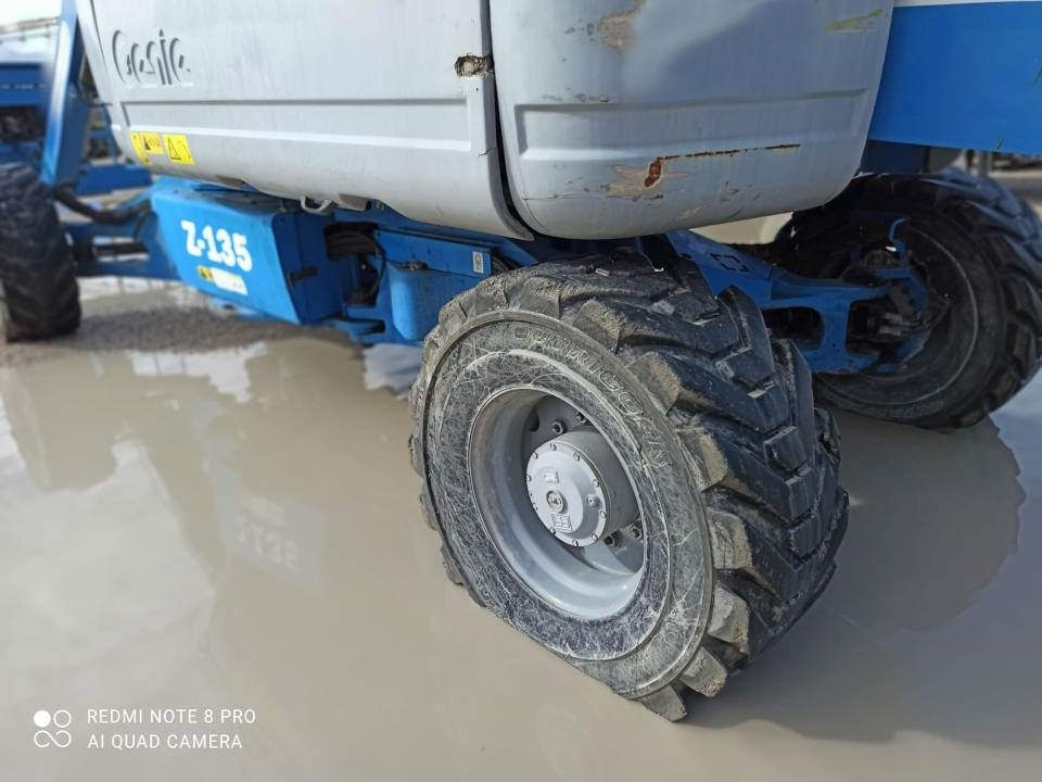 Артикулираща платформа Genie Z 135/70: снимка 11