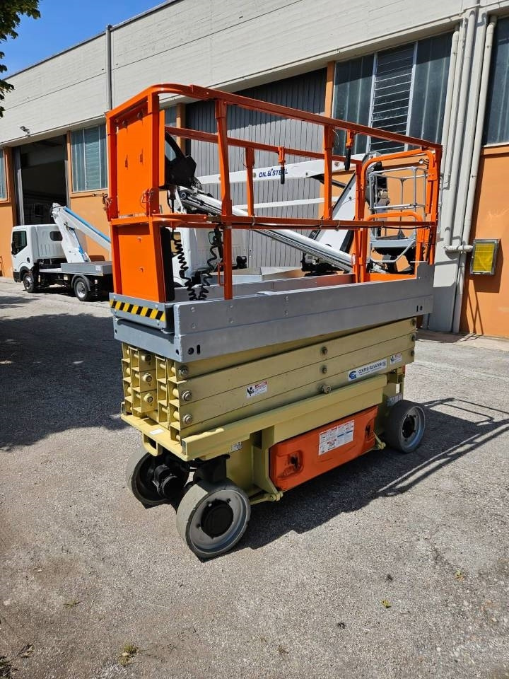 JLG 2630 ES - Ножична работна платформа: снимка 4 JLG 2630 ES - Ножична работна платформа: снимка 4