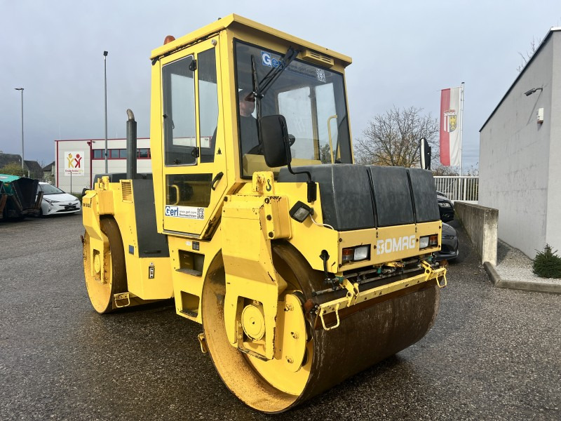 Bomag BW 151 AD-2 (111297) - Пътен валяк: снимка 5 Bomag BW 151 AD-2 (111297) - Пътен валяк: снимка 5