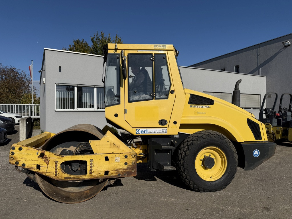 Bomag BW 177DH-4 (111742) - Компактор: снимка 1 Bomag BW 177DH-4 (111742) - Компактор: снимка 1