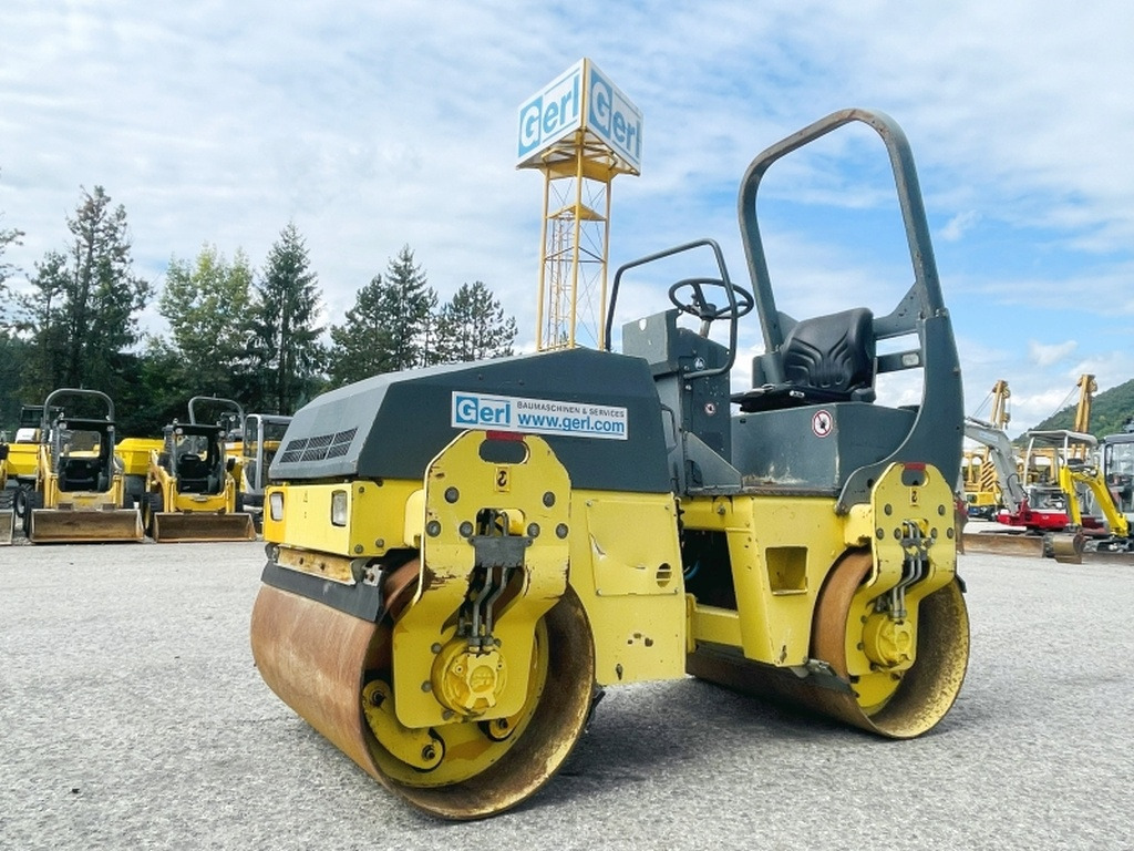 Bomag BW120 AD-3 (4046) - Пътен валяк: снимка 1 Bomag BW120 AD-3 (4046) - Пътен валяк: снимка 1