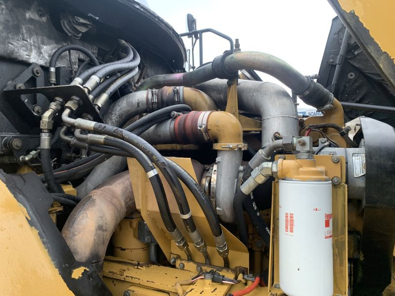 Съчленен самосвал Caterpillar 730 (110387): снимка 11