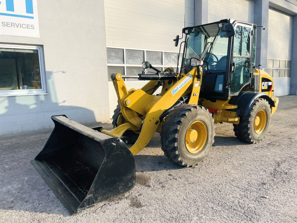 Caterpillar 908M (3893) - Колесен товарач: снимка 4 Caterpillar 908M (3893) - Колесен товарач: снимка 4