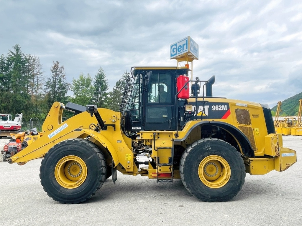 Caterpillar 962M (3939) - Колесен товарач: снимка 1 Caterpillar 962M (3939) - Колесен товарач: снимка 1