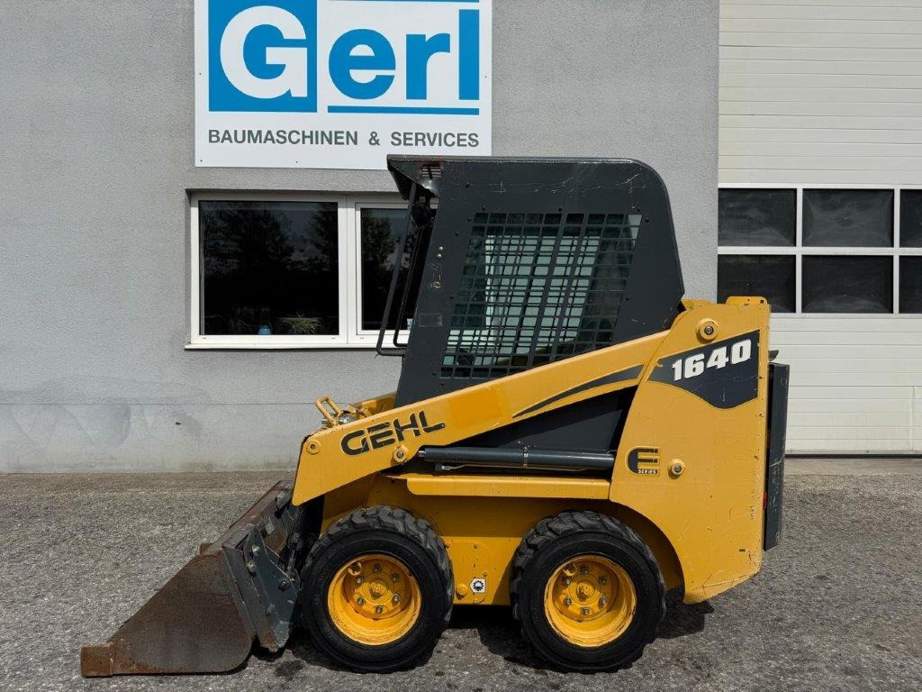 Gehl SL1640E (4027) - Мини челен товарач: снимка 5 Gehl SL1640E (4027) - Мини челен товарач: снимка 5