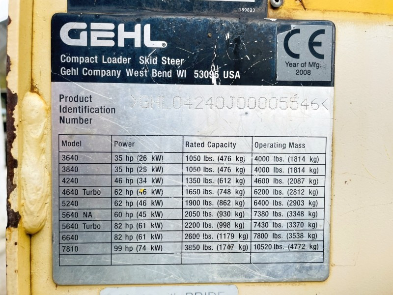 Gehl SL4240 (3746) - Мини челен товарач: снимка 3 Gehl SL4240 (3746) - Мини челен товарач: снимка 3