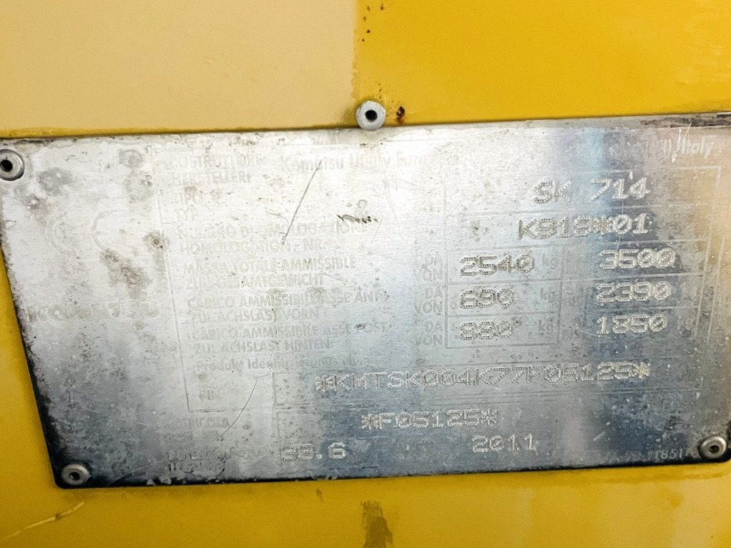 Komatsu SK714 (3906) - Мини челен товарач: снимка 3 Komatsu SK714 (3906) - Мини челен товарач: снимка 3