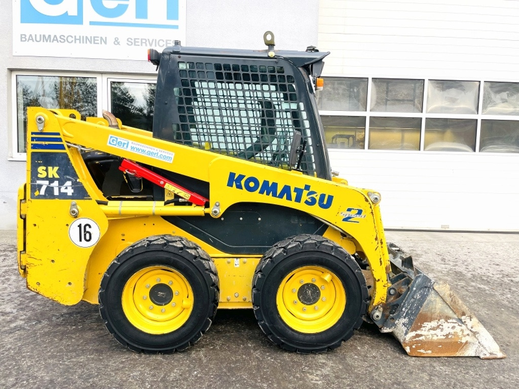Komatsu SK714 (3906) - Мини челен товарач: снимка 2 Komatsu SK714 (3906) - Мини челен товарач: снимка 2