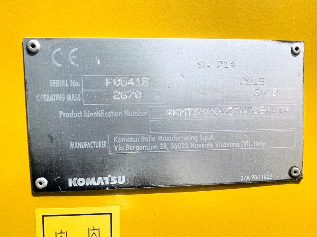 Komatsu SK714 (4012) - Мини челен товарач: снимка 3 Komatsu SK714 (4012) - Мини челен товарач: снимка 3
