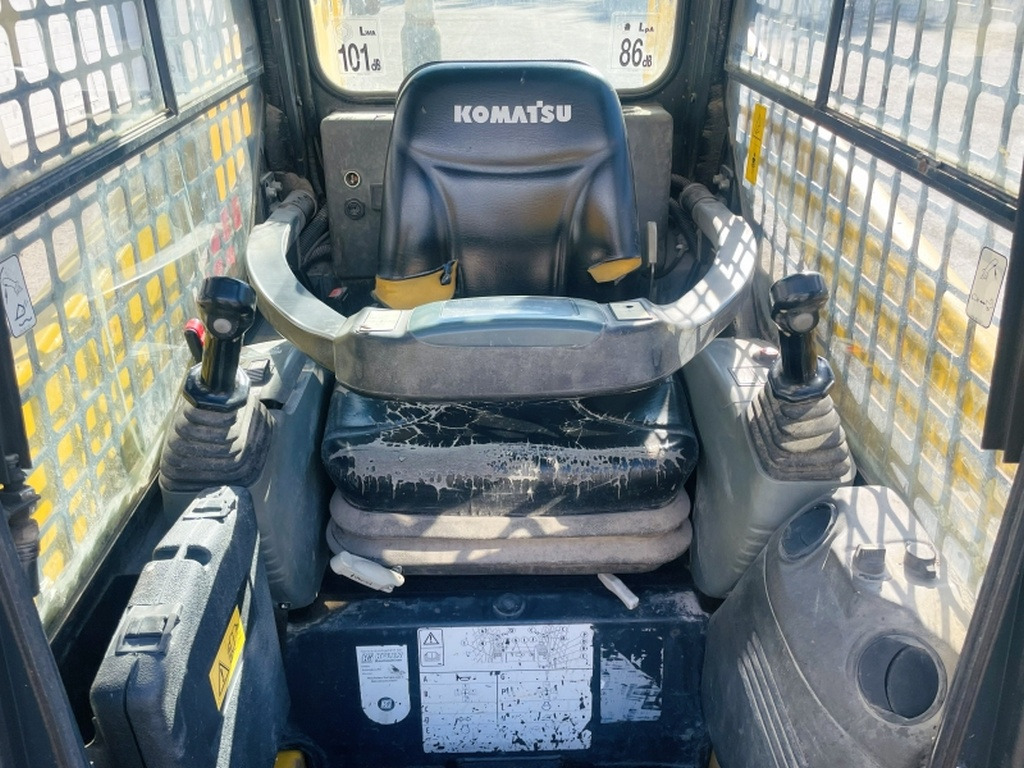 Komatsu SK714 (4077) - Мини челен товарач: снимка 5 Komatsu SK714 (4077) - Мини челен товарач: снимка 5