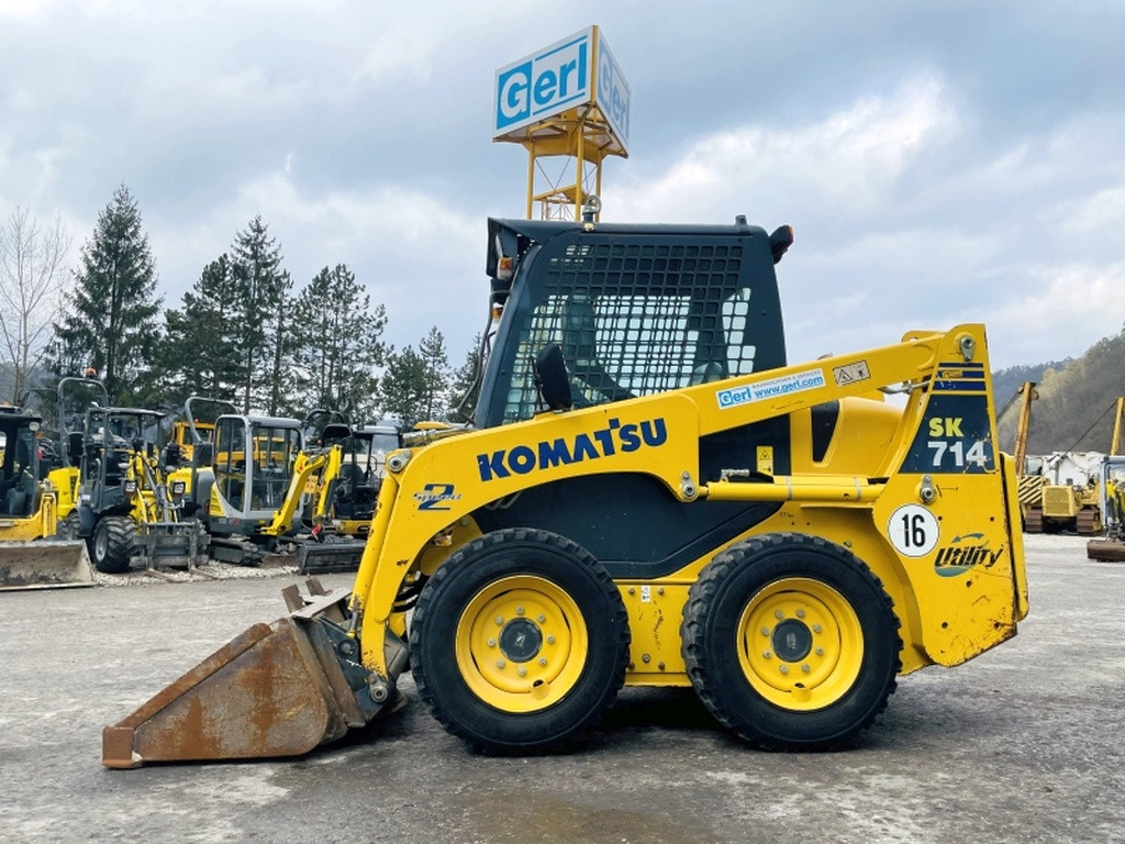Komatsu SK714-5 (3947) - Мини челен товарач: снимка 1 Komatsu SK714-5 (3947) - Мини челен товарач: снимка 1