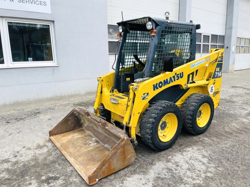 Komatsu SK714-5 (3947) - Мини челен товарач: снимка 4 Komatsu SK714-5 (3947) - Мини челен товарач: снимка 4