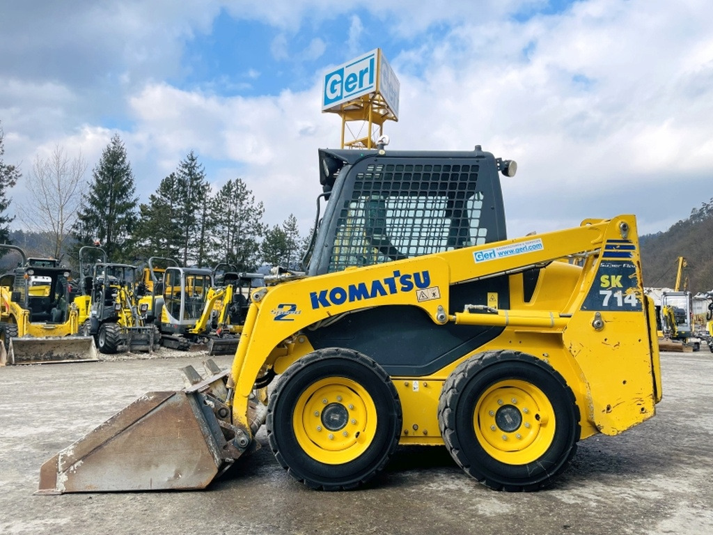 Komatsu SK714-5 (3948) - Мини челен товарач: снимка 1 Komatsu SK714-5 (3948) - Мини челен товарач: снимка 1