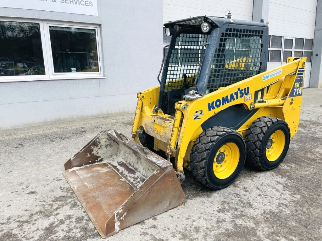 Komatsu SK714-5 (3948) - Мини челен товарач: снимка 4 Komatsu SK714-5 (3948) - Мини челен товарач: снимка 4