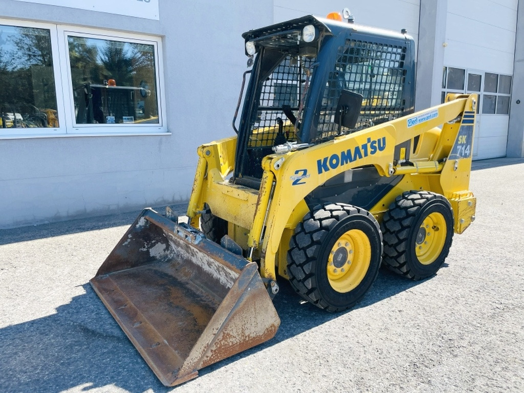 Komatsu SK714-5 (4065) - Мини челен товарач: снимка 4 Komatsu SK714-5 (4065) - Мини челен товарач: снимка 4