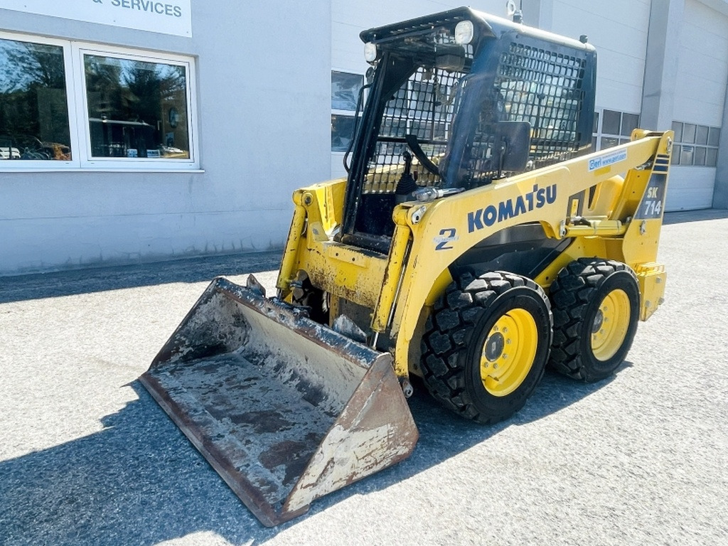 Komatsu SK714-5 (4067) - Мини челен товарач: снимка 4 Komatsu SK714-5 (4067) - Мини челен товарач: снимка 4