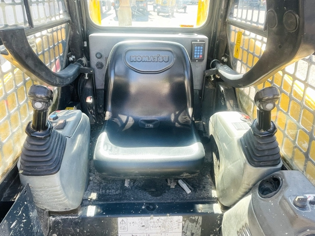 Komatsu SK714-5 (4067) - Мини челен товарач: снимка 5 Komatsu SK714-5 (4067) - Мини челен товарач: снимка 5