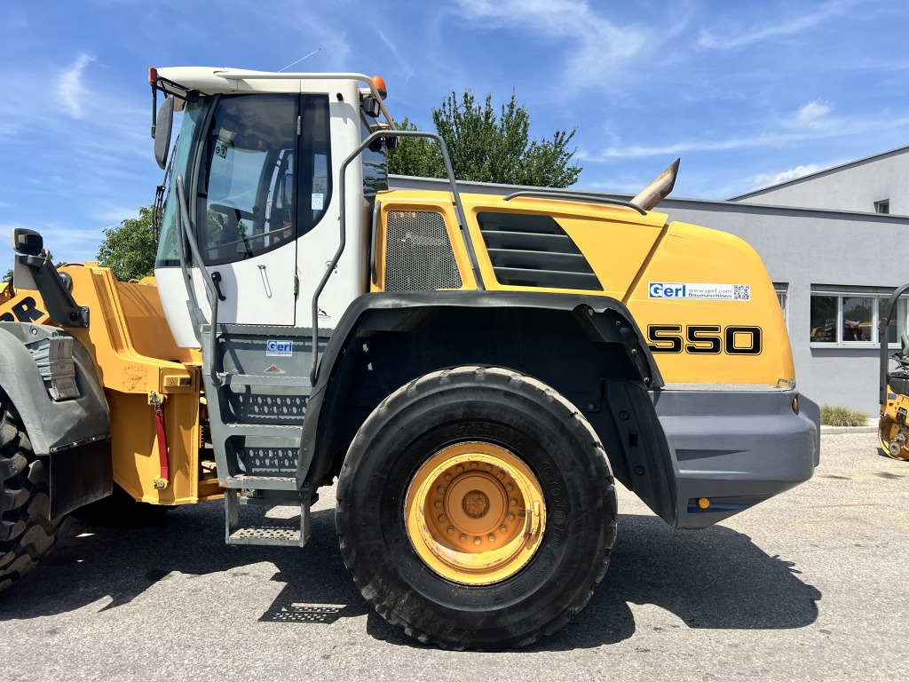 Liebherr L 550 (111617) - Колесен товарач: снимка 2 Liebherr L 550 (111617) - Колесен товарач: снимка 2