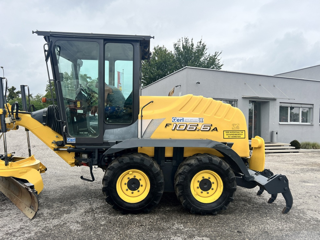 New Holland F 106.6 A (111602) - Грейдер: снимка 2 New Holland F 106.6 A (111602) - Грейдер: снимка 2