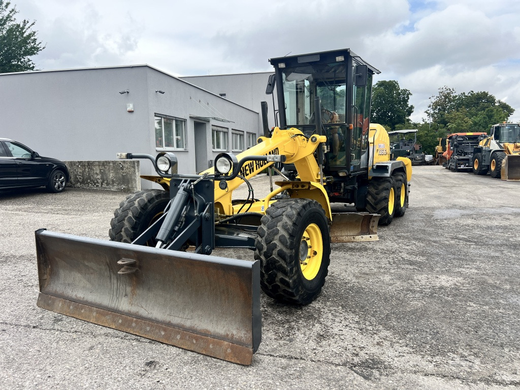 New Holland F 106.6 A (111602) - Грейдер: снимка 3 New Holland F 106.6 A (111602) - Грейдер: снимка 3