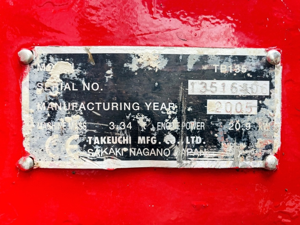 Takeuchi TB135 (4056) - Мини багер: снимка 3 Takeuchi TB135 (4056) - Мини багер: снимка 3