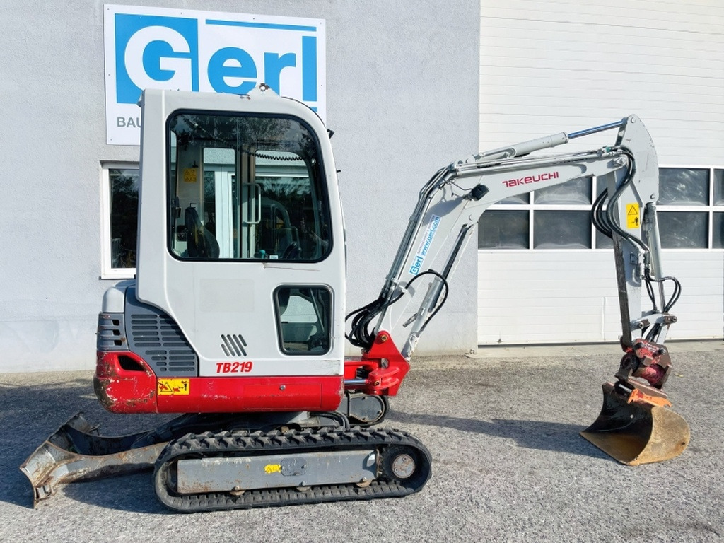 Takeuchi TB219 (4096) - Мини багер: снимка 2 Takeuchi TB219 (4096) - Мини багер: снимка 2