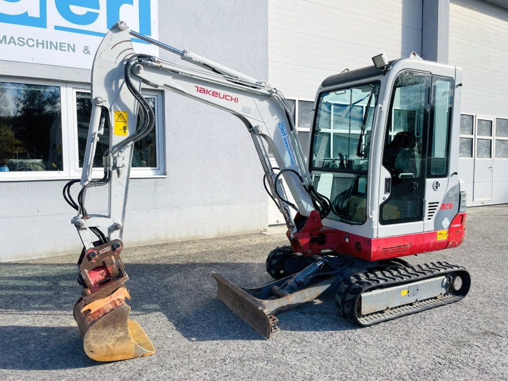 Takeuchi TB219 (4096) - Мини багер: снимка 4 Takeuchi TB219 (4096) - Мини багер: снимка 4