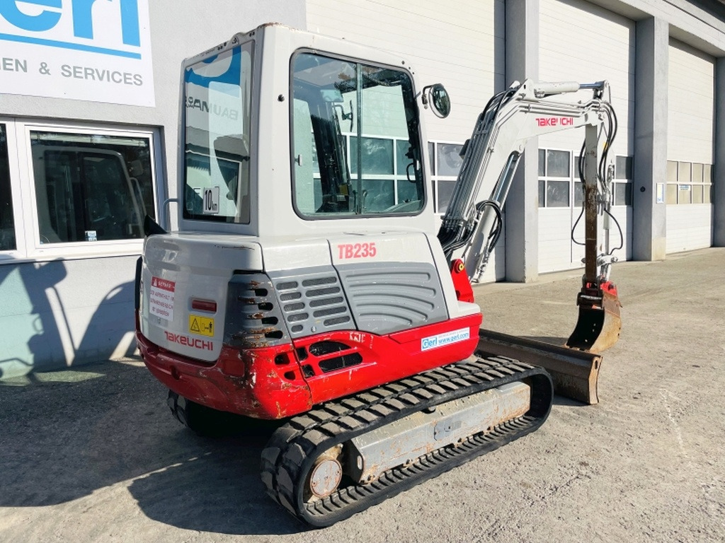 Мини багер Takeuchi TB235 (3969): снимка 7