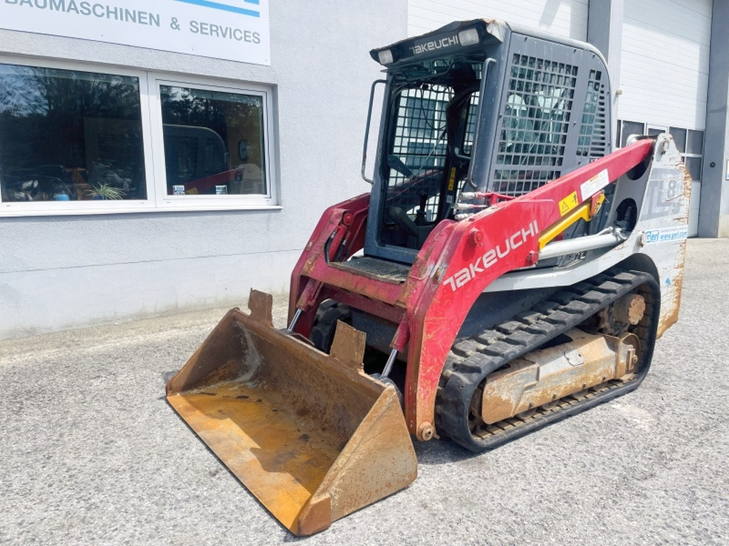 Takeuchi TL8 (4031) - Мини верижен товарач: снимка 4 Takeuchi TL8 (4031) - Мини верижен товарач: снимка 4