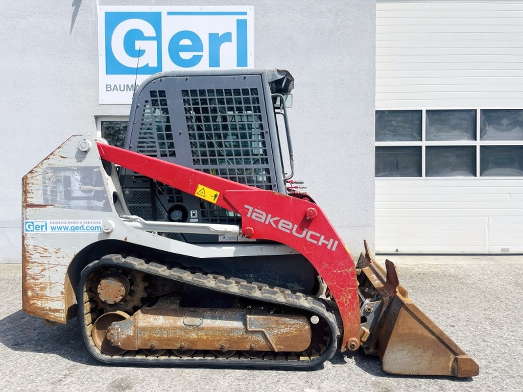 Takeuchi TL8 (4031) - Мини верижен товарач: снимка 2 Takeuchi TL8 (4031) - Мини верижен товарач: снимка 2
