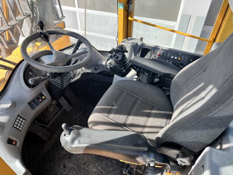 Колесен товарач Volvo L 180 E HL (110814): снимка 9 Колесен товарач Volvo L 180 E HL (110814): снимка 9