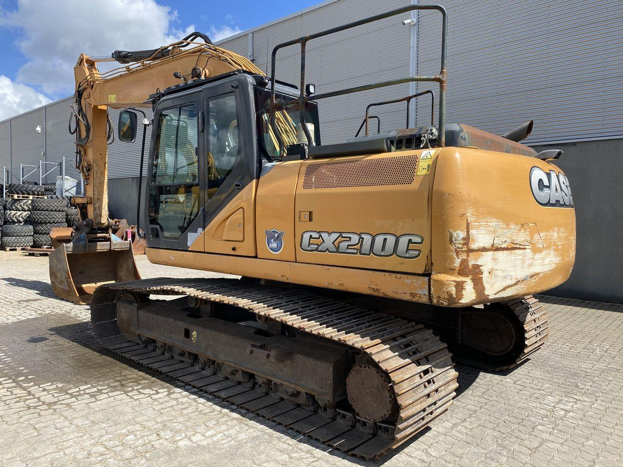 Case CX210C - Верижен багер: снимка 2 Case CX210C - Верижен багер: снимка 2