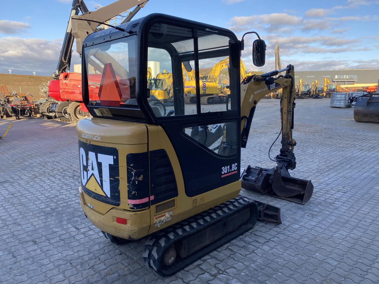 Caterpillar 301.8C - Мини багер: снимка 4 Caterpillar 301.8C - Мини багер: снимка 4