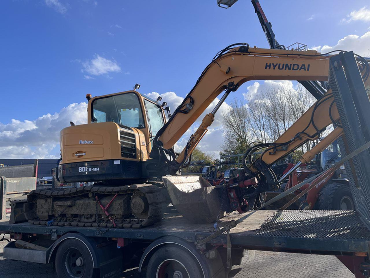 Hyundai Robex 80CR-9A - Мини багер: снимка 4 Hyundai Robex 80CR-9A - Мини багер: снимка 4