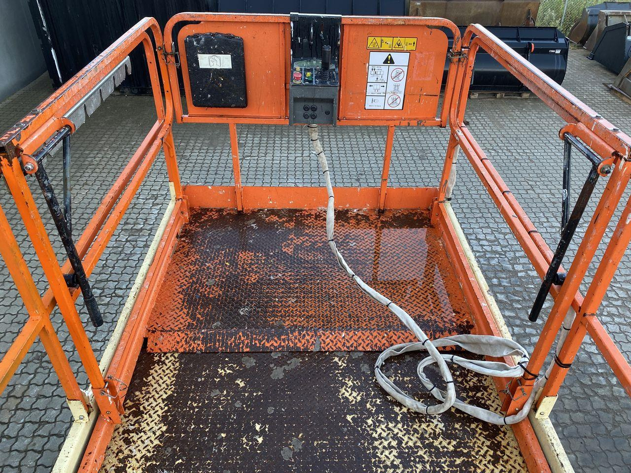JLG 4069LE - Ножична работна платформа: снимка 3 JLG 4069LE - Ножична работна платформа: снимка 3