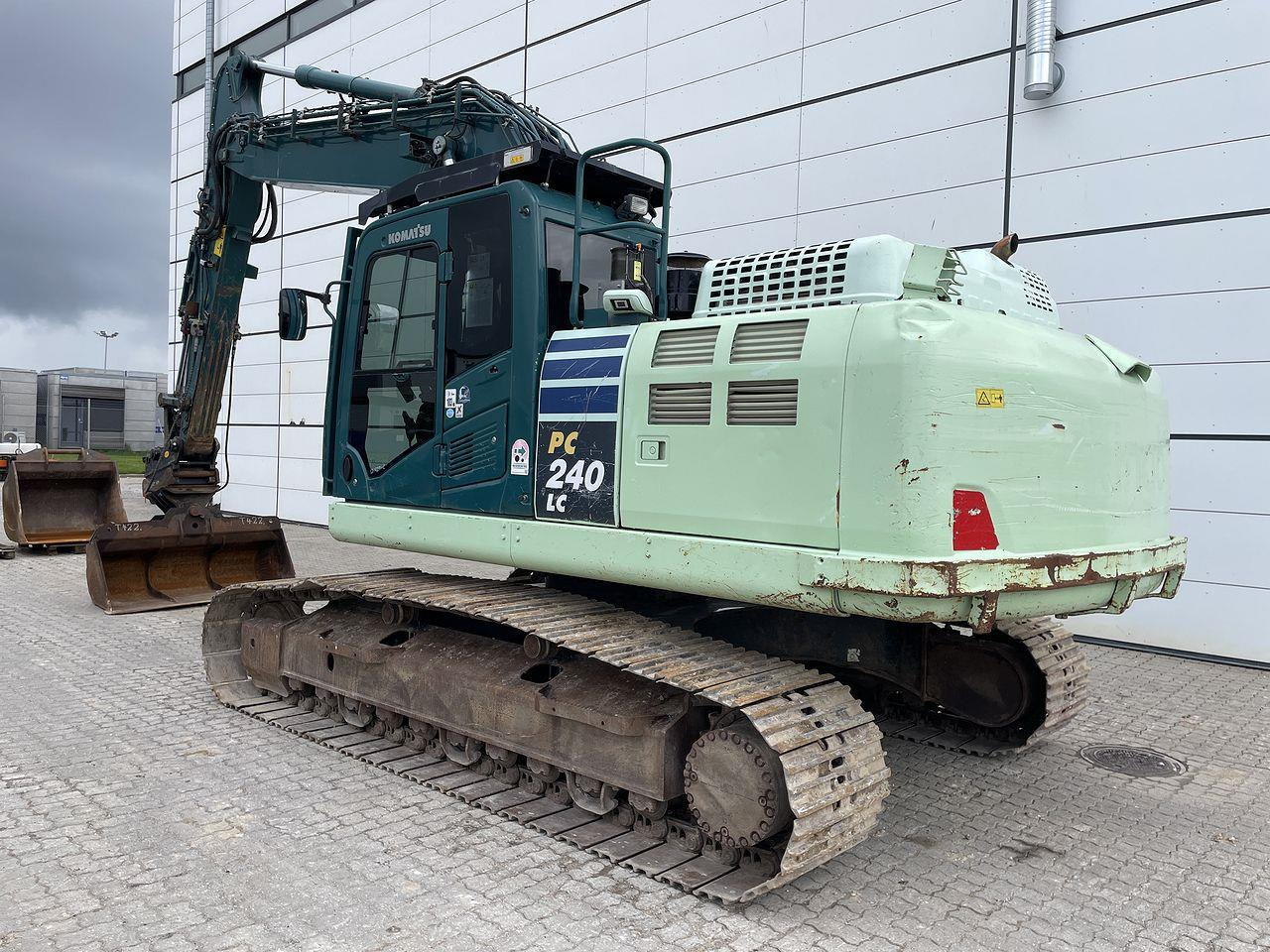 Komatsu PC240LCD-11 - Верижен багер: снимка 2 Komatsu PC240LCD-11 - Верижен багер: снимка 2