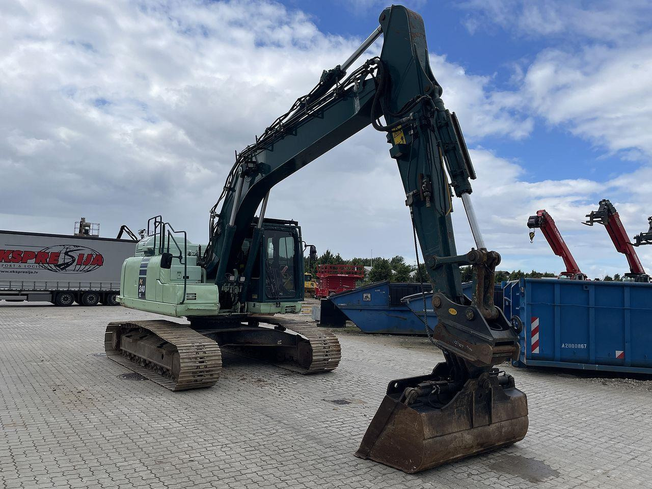 Komatsu PC240LCD-11 - Верижен багер: снимка 5 Komatsu PC240LCD-11 - Верижен багер: снимка 5