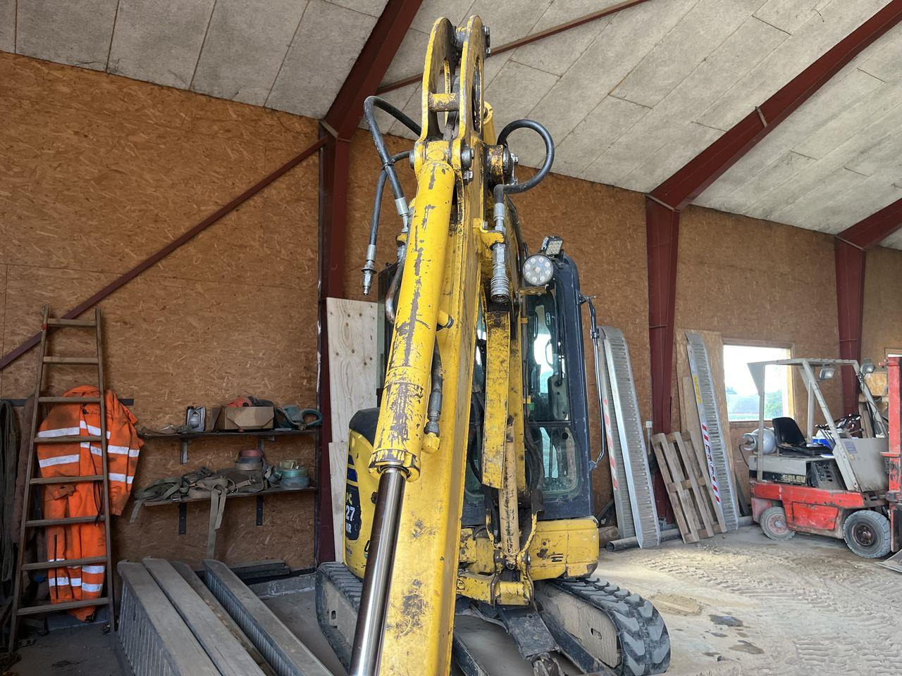 Komatsu PC27MR-2 - Мини багер: снимка 4 Komatsu PC27MR-2 - Мини багер: снимка 4