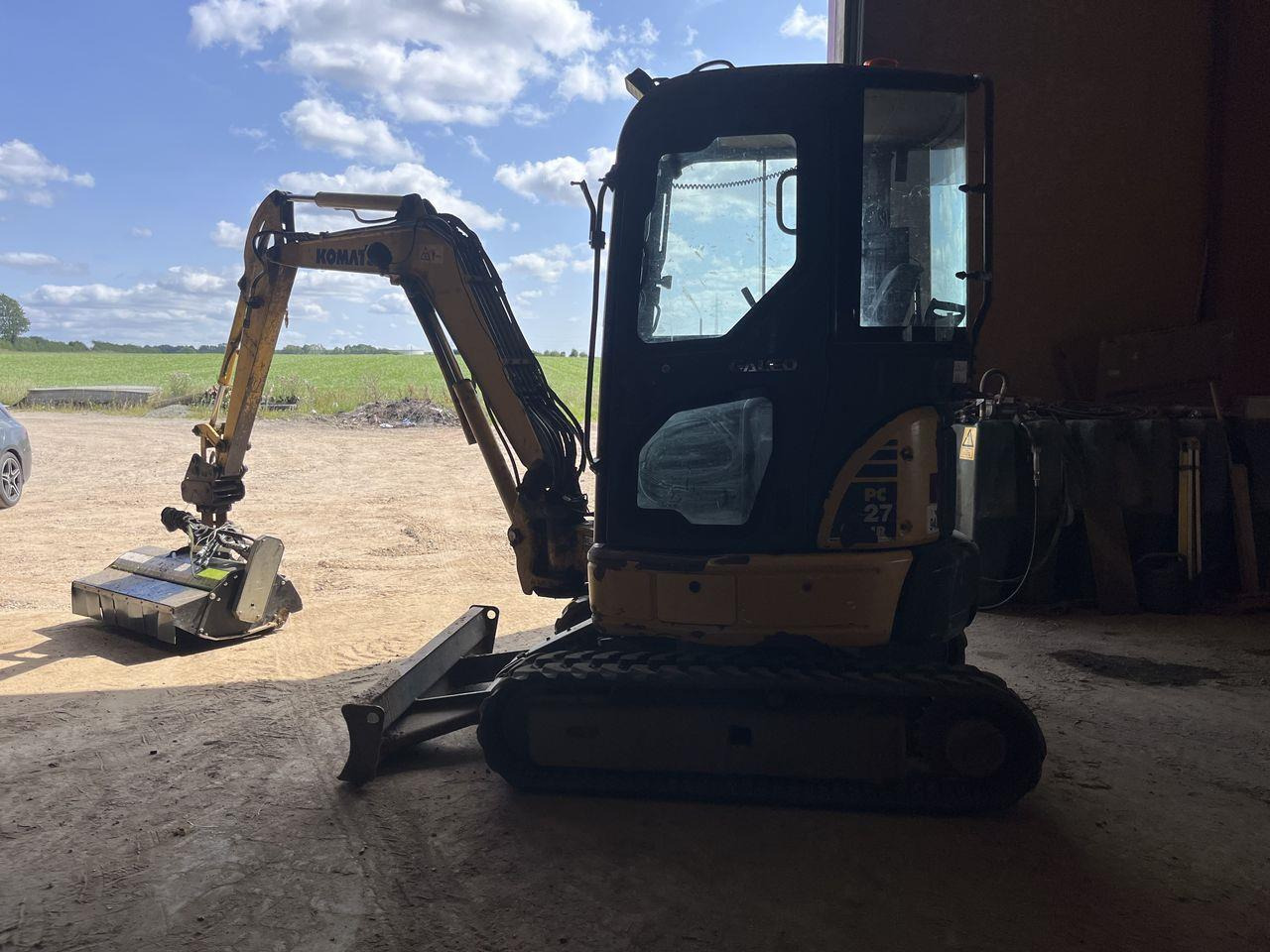 Komatsu PC27MR-2 - Мини багер: снимка 3 Komatsu PC27MR-2 - Мини багер: снимка 3