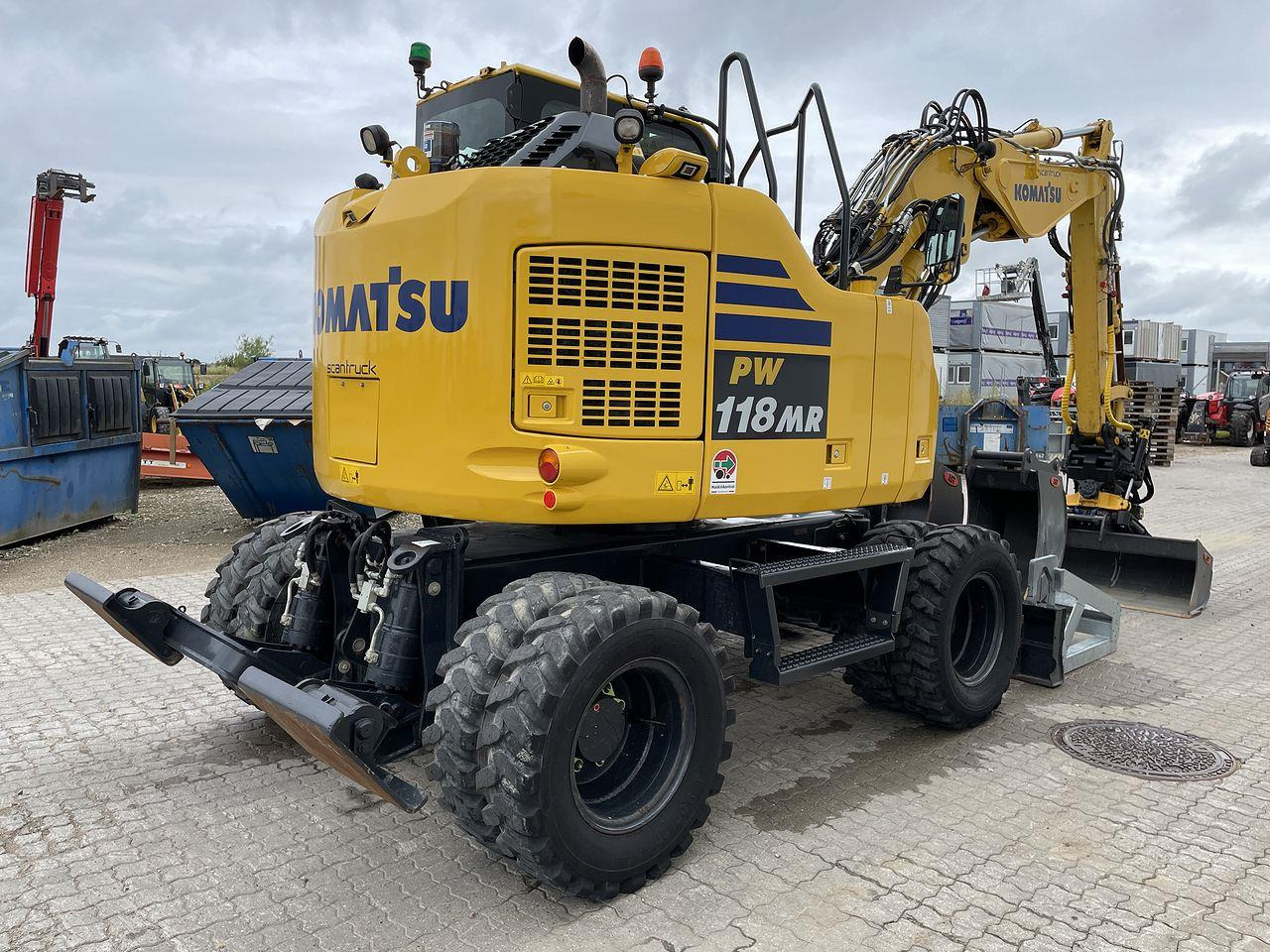 Komatsu PW118MR-11 - Мини багер: снимка 4 Komatsu PW118MR-11 - Мини багер: снимка 4