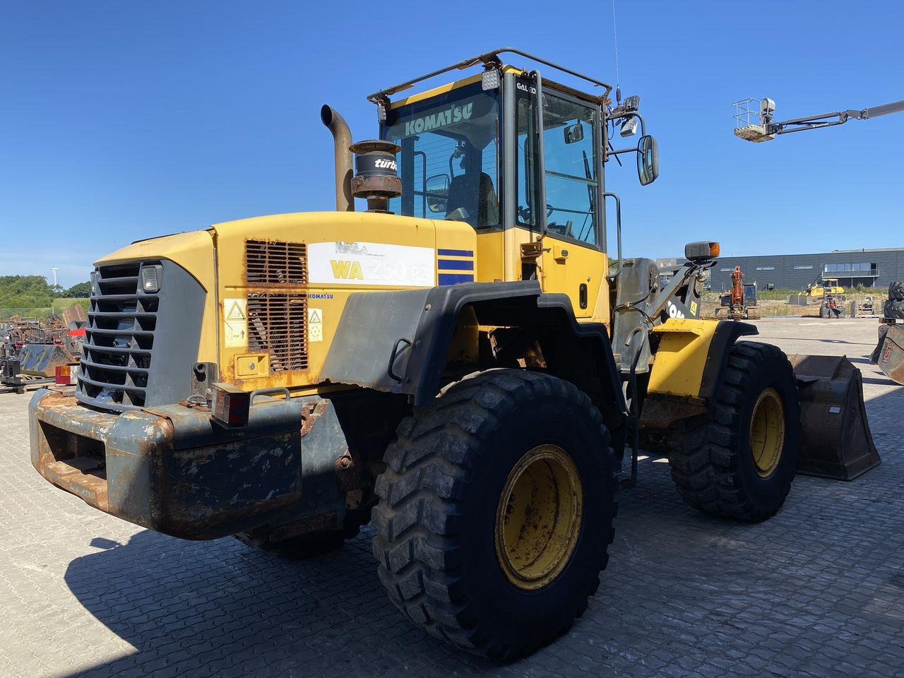 Komatsu WA250PZ-5 - Колесен товарач: снимка 4 Komatsu WA250PZ-5 - Колесен товарач: снимка 4