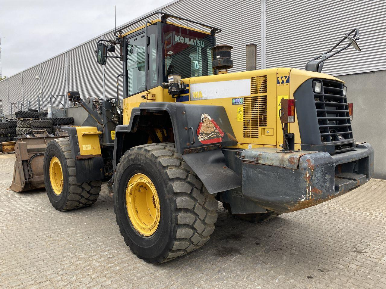 Komatsu WA320PZ-6 - Колесен товарач: снимка 2 Komatsu WA320PZ-6 - Колесен товарач: снимка 2