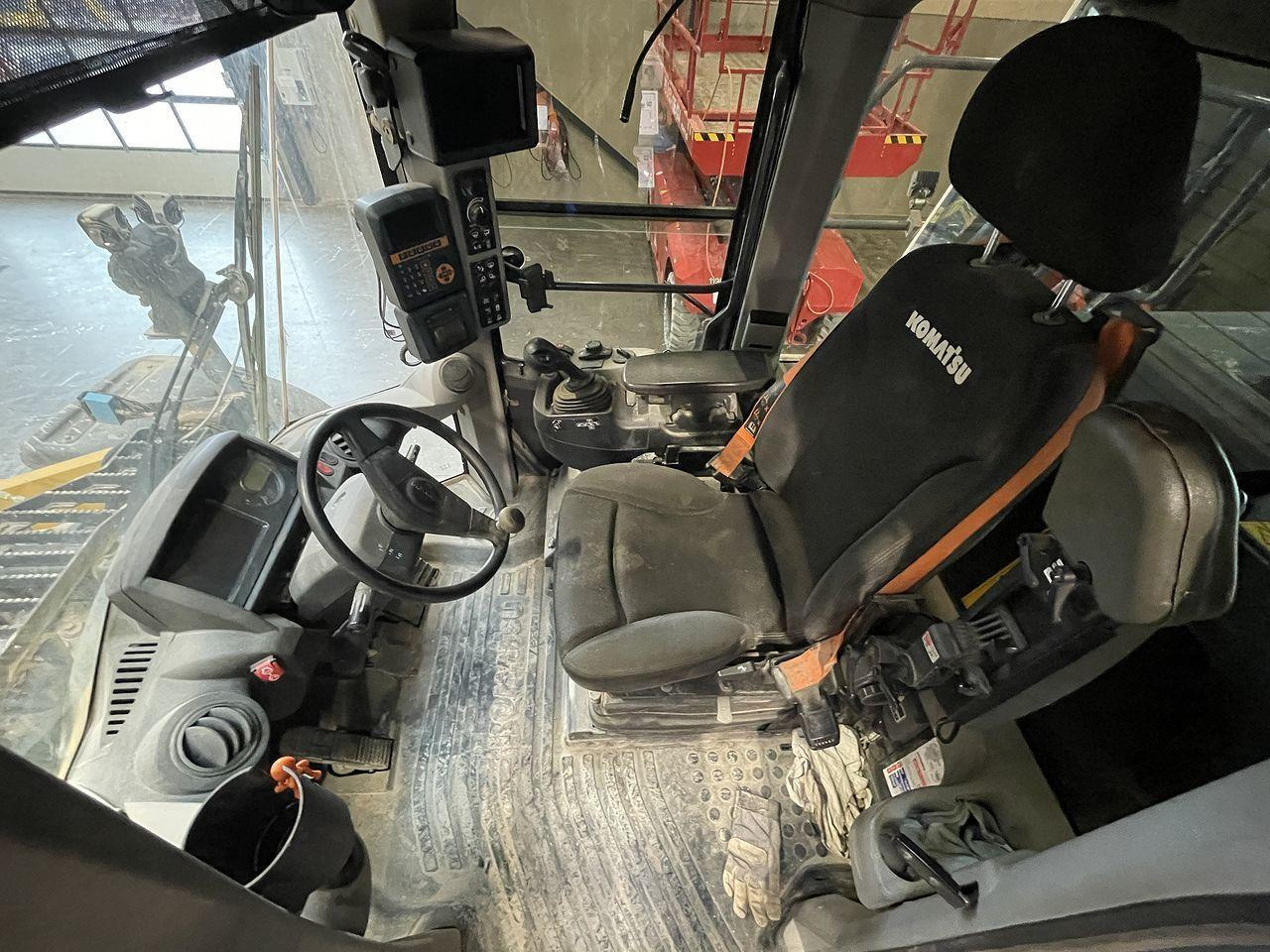 Komatsu WA475-10EO - Колесен товарач: снимка 3 Komatsu WA475-10EO - Колесен товарач: снимка 3