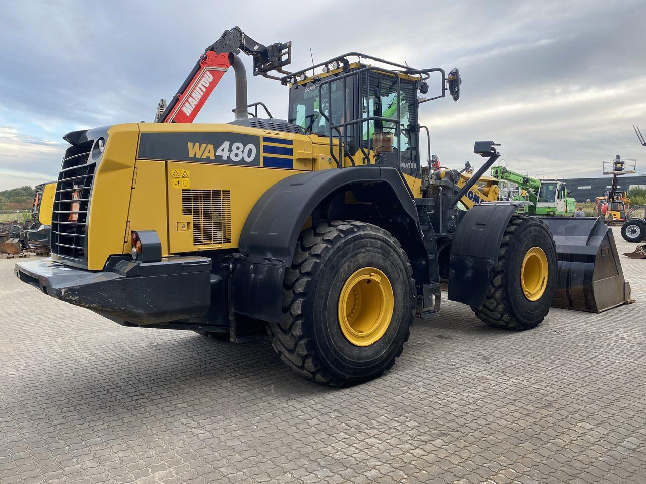 Komatsu WA480-8 - Колесен товарач: снимка 4 Komatsu WA480-8 - Колесен товарач: снимка 4